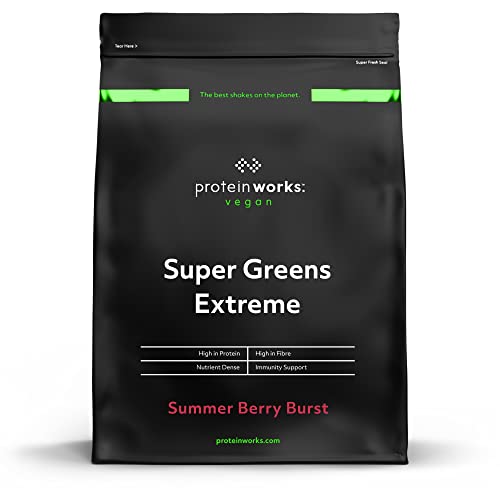 THE PROTEIN WORKS Super Greens Extreme Powder | 20 verschiedene Greens | Hilft, dein Immunsystem zu schützen | Vegan, zuckerarm | Berry Blitz | 500g