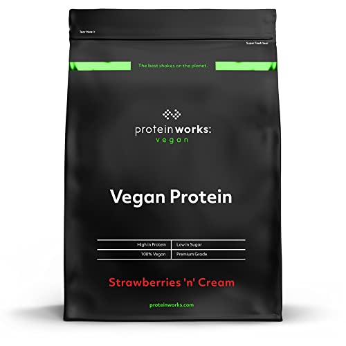 THE PROTEIN WORKS Veganes Proteinpulver, 100% pflanzlich & natürlich, Glutenfrei, Null Tierquälerei, Fettarmer Shake, Erdbeer-Sahne, 1 kg