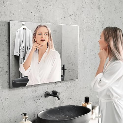 glasshop24 Badezimmer-Spiegel Wandspiegel Bad-Spiegel Silber | Spiegel ohne Rahmen, Spiegel zum Aufhängen | Hochglanzpolierte Kanten | BxH 70x70 cm