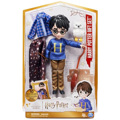 Wizarding World Harry Potter - Geschenkset mit 20,3 cm großer Harry Potter Puppe inklusive Besen, Tarnumhang und weiterem Zubehörteilen