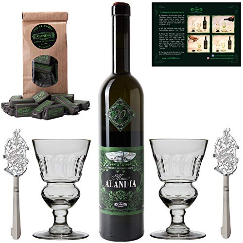 Absinth Set Maison ALANDIA | Traditioneller Absinth | Mit 16 Kräutern destilliert | 2x Absinth-Gläser / 2x Absinth-Löffel / 1x Absinth-Zuckerwürfel | (1x 0.7 l)