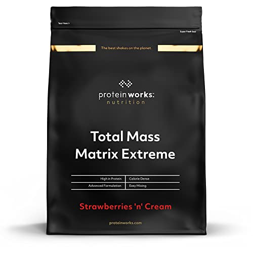 THE PROTEIN WORKS Total Mass Matrix Extreme Proteinpulver | Mass Gainer | Kalorienreicher Weight Gainer | Mit Glutamin, Creatin & Vitaminen | Erdbeer-Sahne | 2.12kg