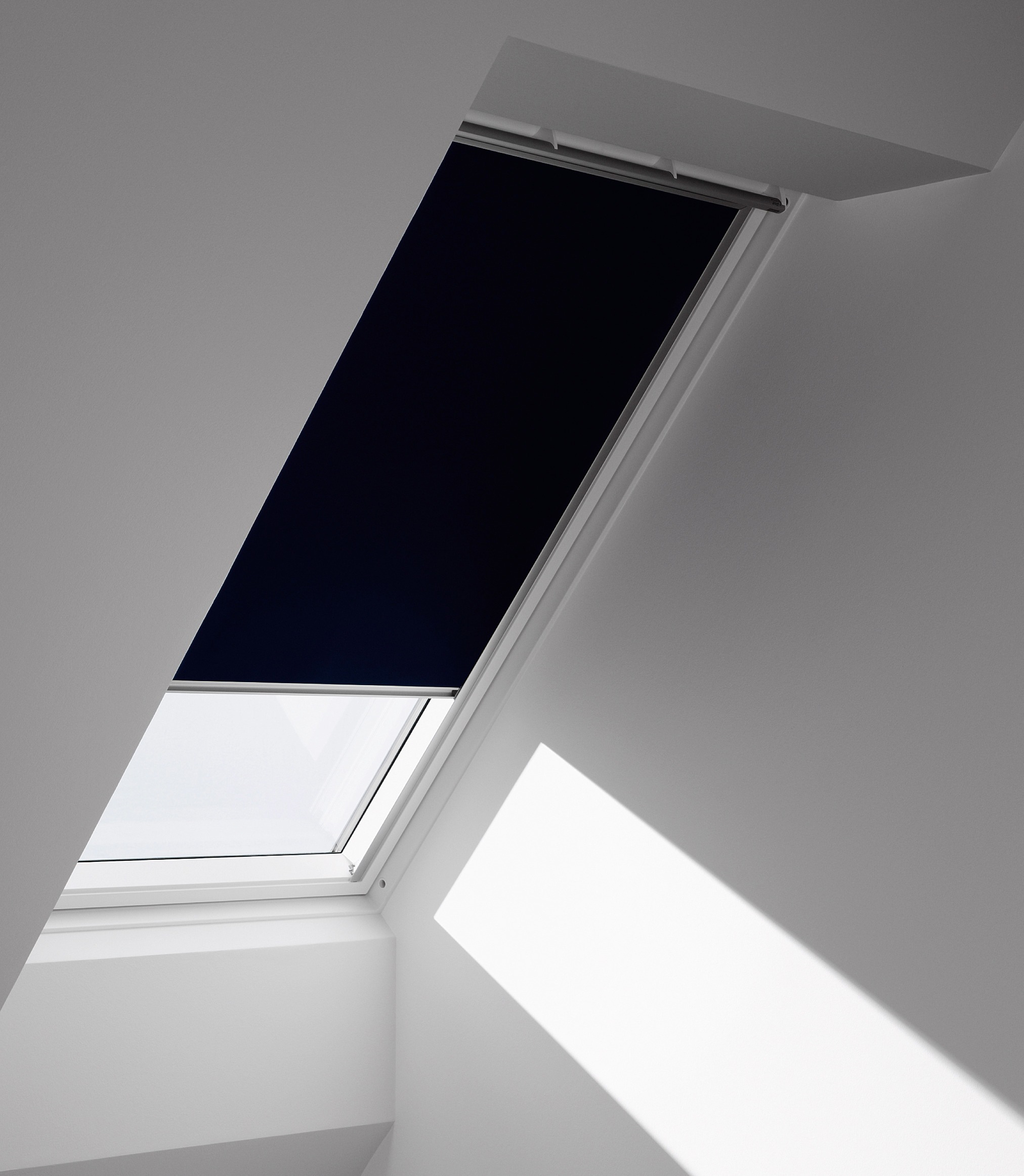 VELUX Dachfensterrollo "DKL", abdunkelnd, in verschiedenen Größen, dunkelblau