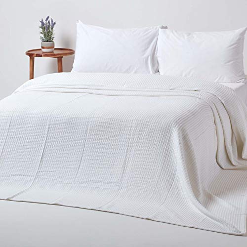 Homescapes Tagesdecke, Bettüberwurf aus 100% Bio-Baumwolle, weiß, Piqué-Waffeldecke 230 x 250 cm