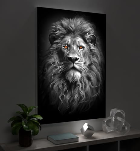 MyMaxxi - Pixlip Poster Löwenporträt schwarz weiß Wandbild Design Wand Dekoration, Foto schwarz grau Leuchtrahmen - Löwe, 84x120 cm, Rahmen: Leuchtrahmen inkl. Druck