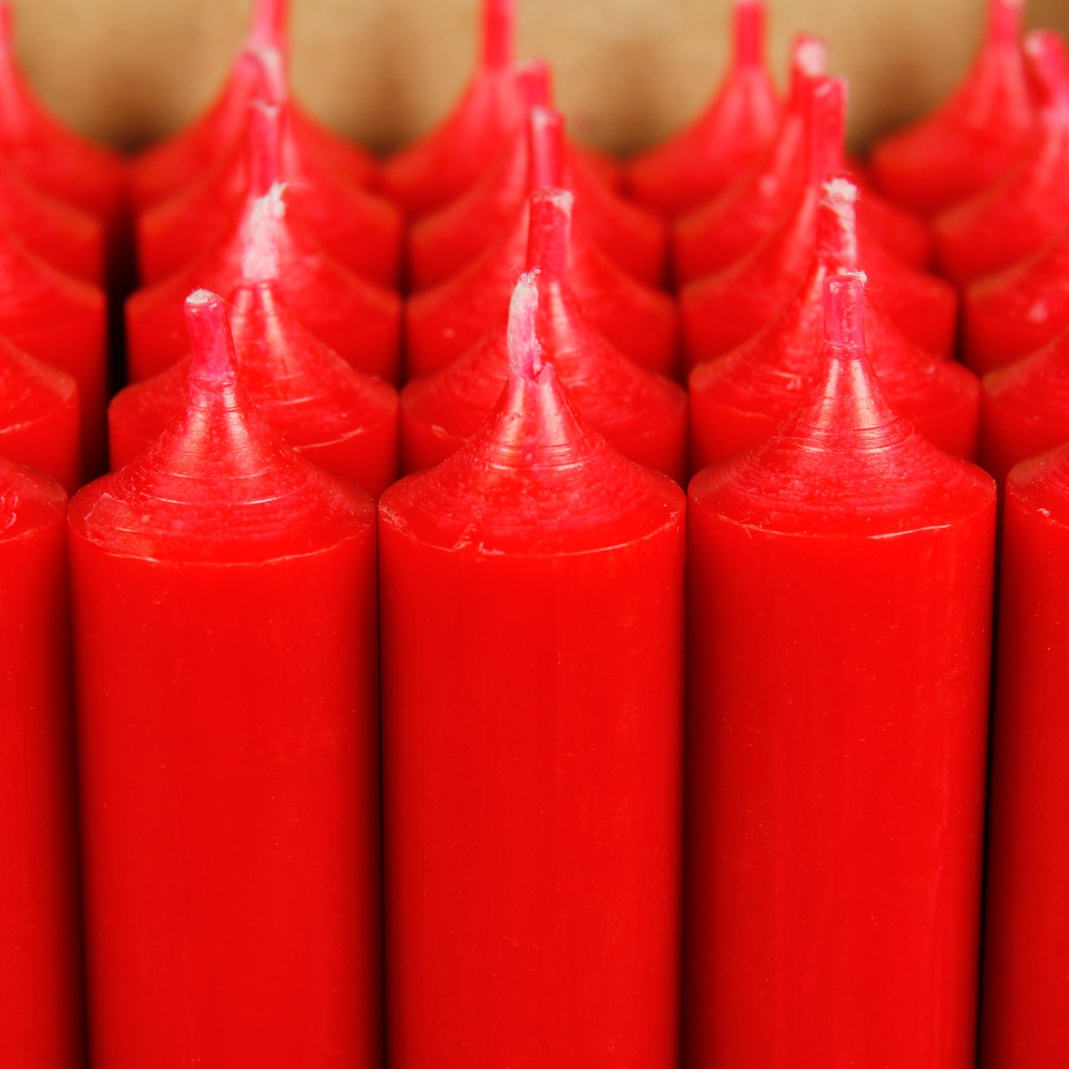 Bütic GmbH durchgefärbte Stabkerzen 250mm x Ø 22mm - Kerzen mit rückstandsfreiem Abbrand, Farbe:Weihnachtsrot, Set mit:16 Stück