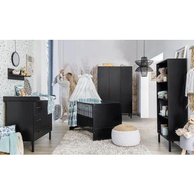 Schardt Babyzimmer-Komplettset Camiel Black, (3 St.), Made in Germany; mit Kinderbett mit Umbauseiten, 3-trg. Schrank und Wickelkommode
