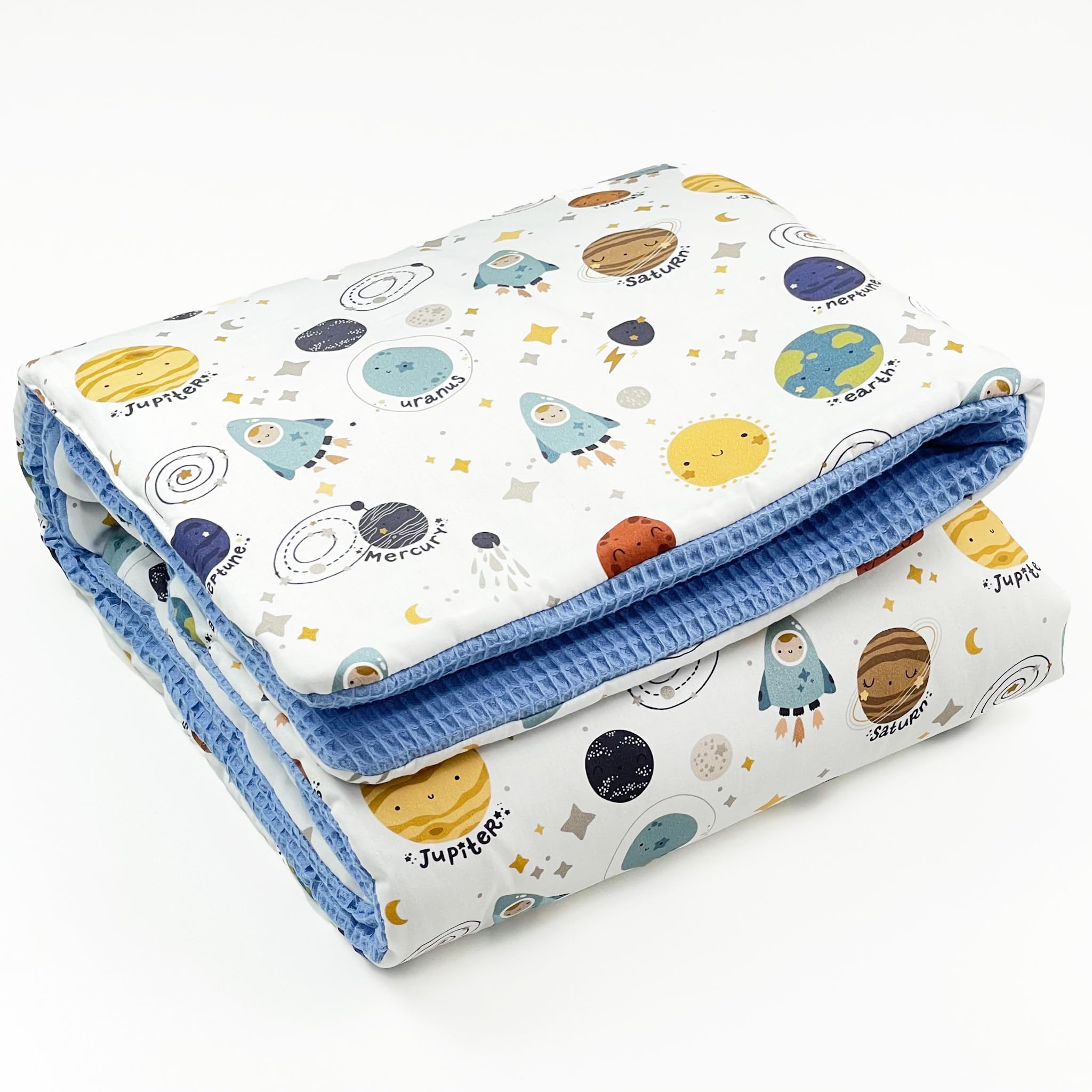 BABYDECKE für Kinderwagen 75x100cm Kuscheldecke 100% Baumwolle, Baby Decke Waffelstoff mit Füllung, Kinderwagendecke Krabbeldecke Spieldecke Geschenk Junge Mädchen ganzjährig (WELTALL)