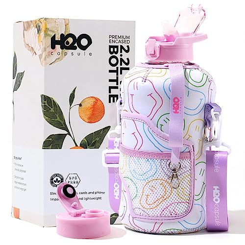 H2O Capsule 2.2 l Half Gallon Wasserflasche mit Aufbewahrungshülse und abnehmbarem Strohhalm,BPA-frei, großer wiederverwendbarer Getränkebehälter mit Griff, 2.2 Liter (8 oz), Lila Smiley