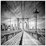 ARTland Glasbilder Wandbild Glas Bild einteilig 30x30 cm Quadratisch New York Manhattan Skyline Architektur Brücke Brooklyn Bridge Monochrom Amerika USA S8VX