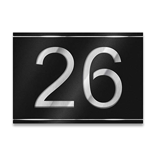 Metzler Hausnummer aus V2A Edelstahl - Tiefschwarz RAL 9005 - Hausnummernschild mit ausgelaserter Hausnummer - Inkl. Beschriftung - Schwarz, Größe: 25 x 17,5 cm