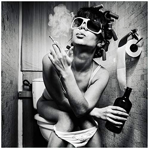 Wallario Glasbild Kloparty - Sexy Frau auf Toilette mit Zigarette und Schnaps - 50 x 50 cm in Premium-Qualität: Brillante Farben, freischwebende Optik