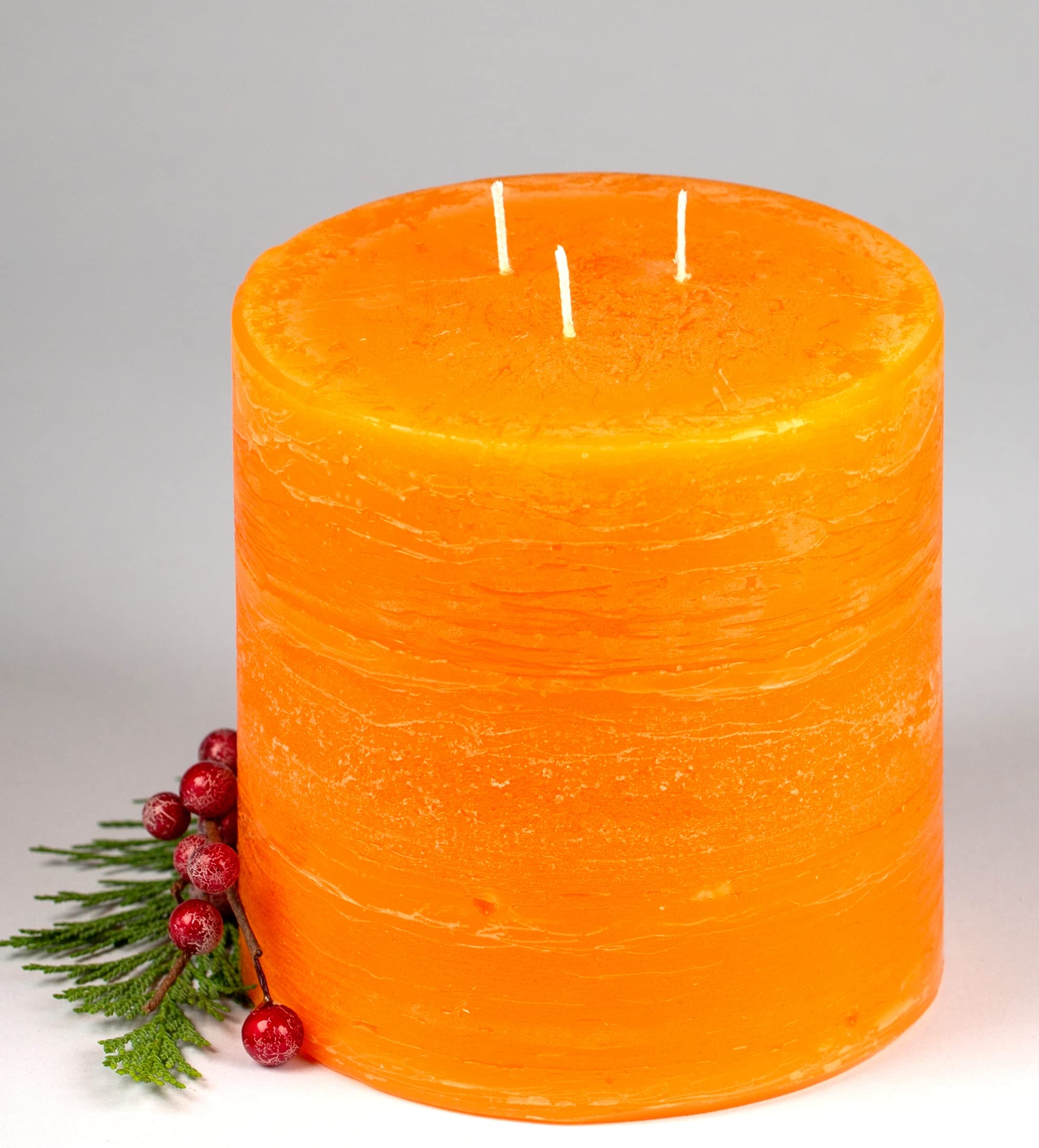Kerzen Junglas 3 Docht Rustic-Kerze mit Struktur, Farbe: Mandarin-Orange - Höhe: 12 x 12 cm Ø. Eine schöne Rustik-Kerze für Ihr Zuhause. 3 Wick Pillar Candles. (4002)