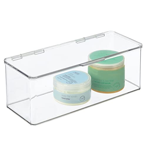 mDesign Badezimmer Box mit Deckel – praktische Kunststoff Box für Pflegeprodukte, Medikamente und Kosmetika – stapelbare Aufbewahrungskiste – durchsichtig