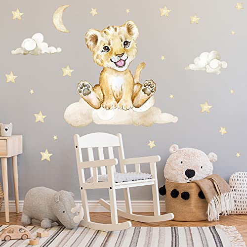 Löwe auf der Wolke V273 | handgezeichnet | AUFKLEBER Kindergarten | Wandsticker Kinderzimmer mit Sternen Babylöwe Baby Zoo Safari (40 x 40 cm)