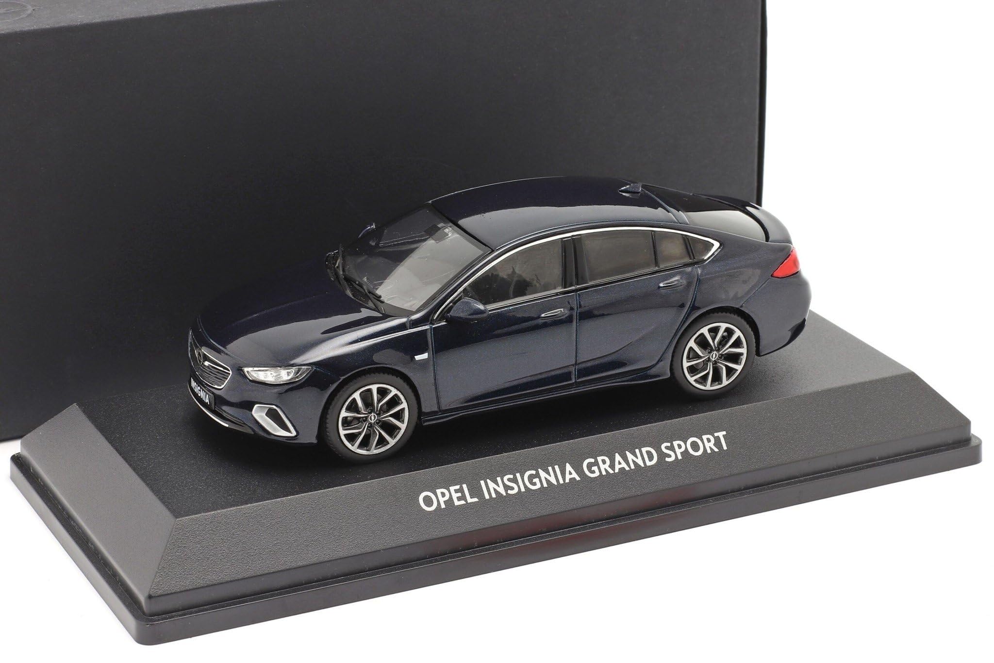 Opel Insignia B Grand Sport, metallic-dunkelblau, 2017, Modellauto, Fertigmodell, I-iScale 1:43