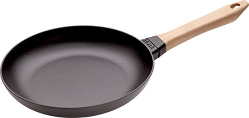 Staub Bratpfanne mit Holzgriff, Induktionsgeeignet, Gusseisen, Schwarz, 26 cm, 1 Einheiten