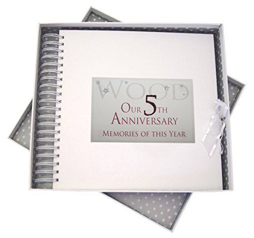 WHITE COTTON CARDS Erinnerungsalbum zum 5. Hochzeitstag aus Holz, Karte und Erinnerungsbuch, Glitzer und Worte, weiß, 27x30x4 cm