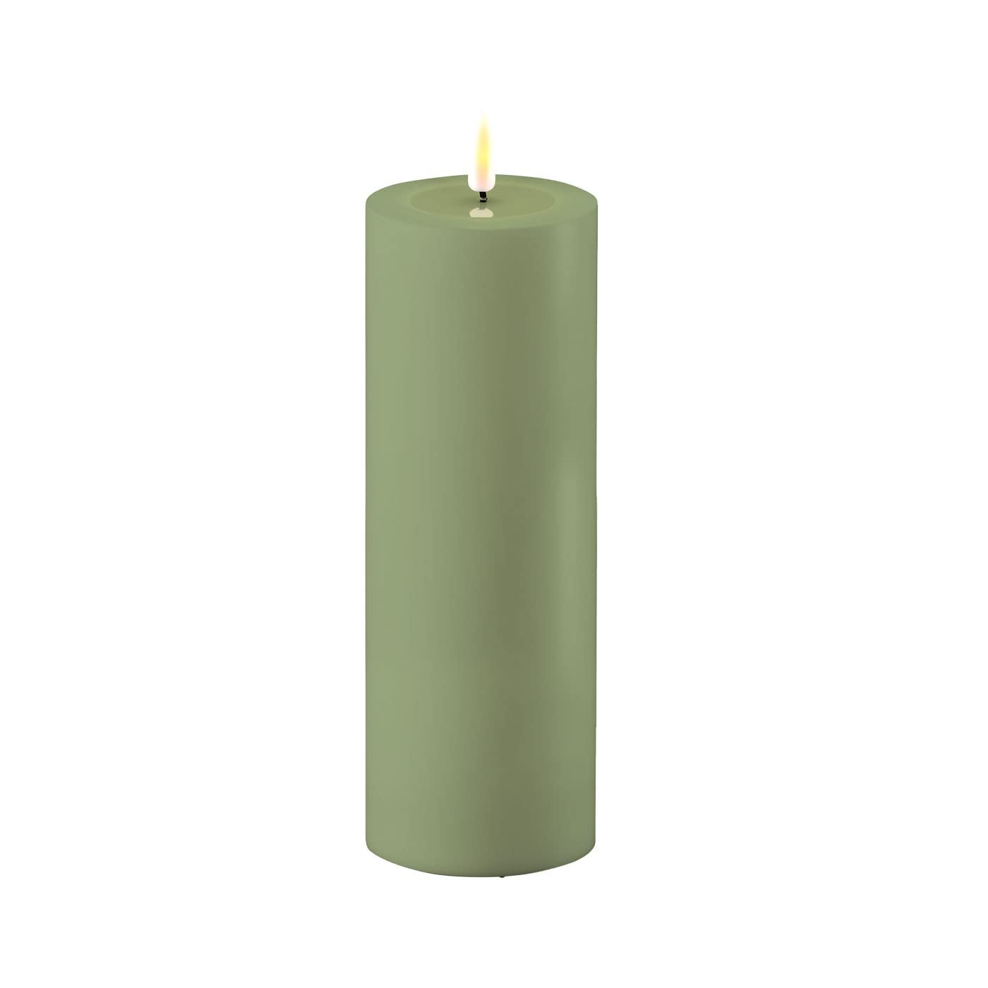 LED Kerze Deluxe Homeart, Outdoor LED Kerze (Kunststoff – Kein Echtwachs) mit realistischer Flamme, warmweißes Licht, Hitzebeständig für den Aussenbereich– (Staubiges Grün)