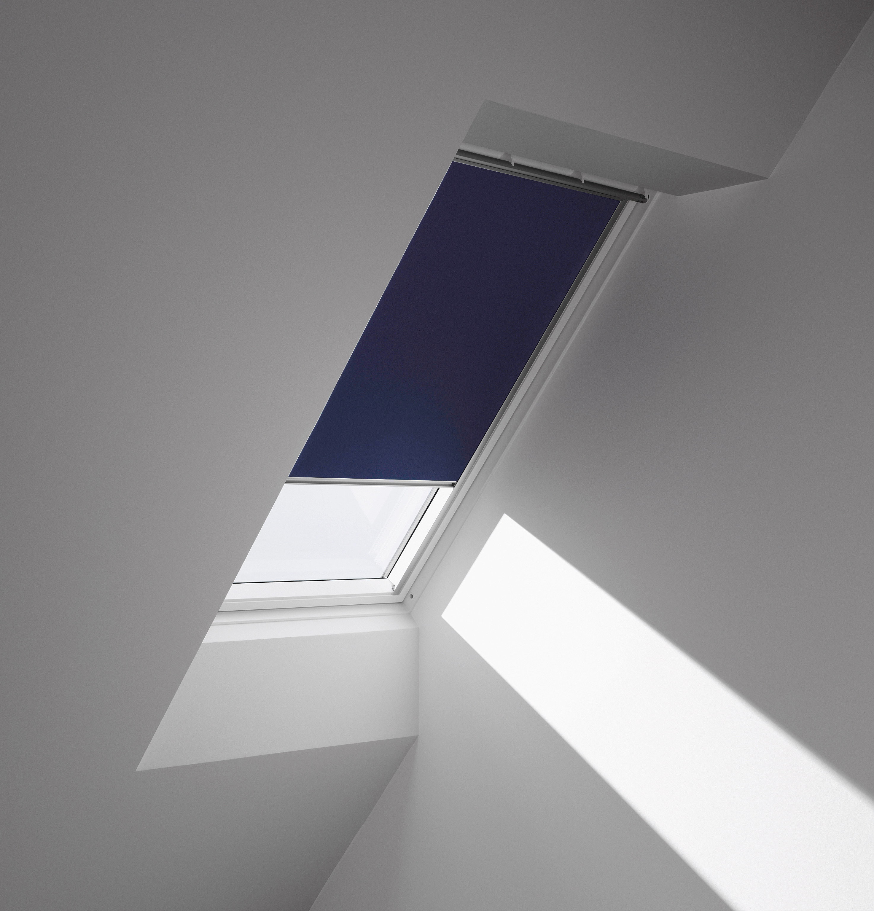 VELUX Dachfensterrollo "DKL", abdunkelnd, in verschiedenen Größen, dunkelblau