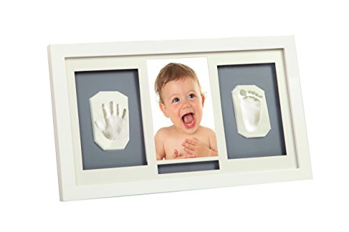 Adora NP 018 - Bilderrahmen mit Abdrücken als Erinnerung zum Selbstgestalten aus einer Gips ähnlichen Knetmasse für Hand und/oder Fußabdrücke für dein Baby. Perfekt für die Taufe als Taufgeschenk