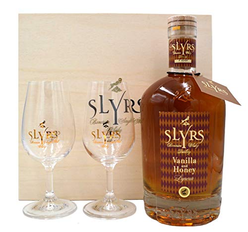 Slyrs-Liqueur - bayrischer Malt-Whisky Liqueur 0,7l incl. 2 Gläser u. Holzkiste