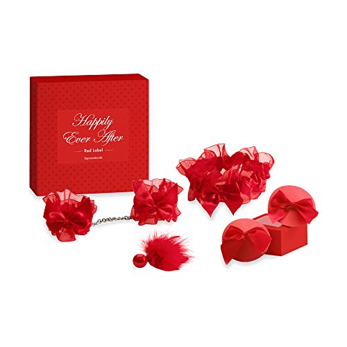 Bijoux Indiscrets Happily Ever After Red - Geschenkset für einen sexy Jahrestag mit Handfesseln, Brustschmuck, Strumpfband und Federkitzler