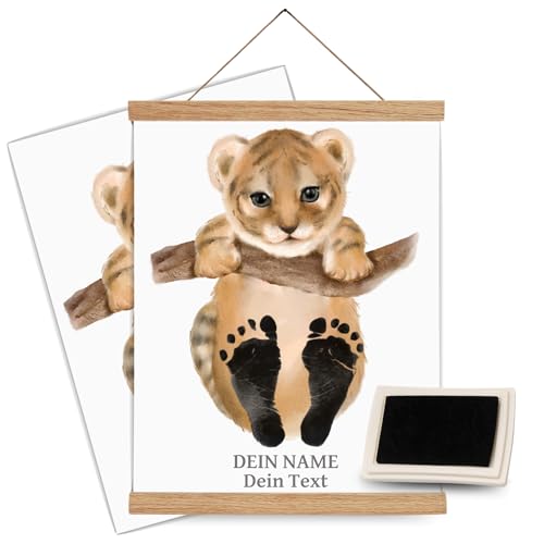 SMALL PAW Fußabdruck Baby Set - Baby Abdruckset für Babys - Baby Fussabruck Tiere Set inkl. Posterschiene aus Eiche und Stempelkissen - Baby Erinnerung (A3 (6 Monate bis 4 Jahre), Tata Tiger)
