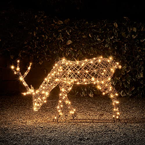 Lights4fun 220er Studley LED Rattan Rentier Hirsch Figur Grasend Timer Weihnachtsbeleuchtung Außen und Innen