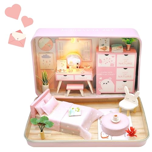 Crafts&Co® DIY Miniature Haus mit Möbeln DIY Puppenhaus Erwachsene | Hölzernes Puppenhaus-Kit | Holz Mini Haus Modell mit Licht | 1:18 | Rosa Schlafzimmer