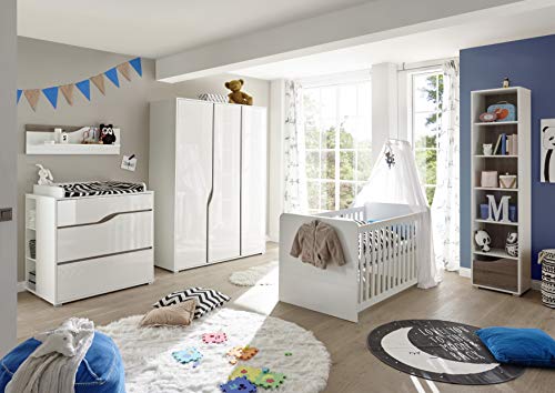 Babyzimmer Mara in Weiß und Eiche Trüffel 8 teiliges Megaset mit Schrank, Bett mit Lattenrost und Umbauseiten, Wickelkommode und Regalen