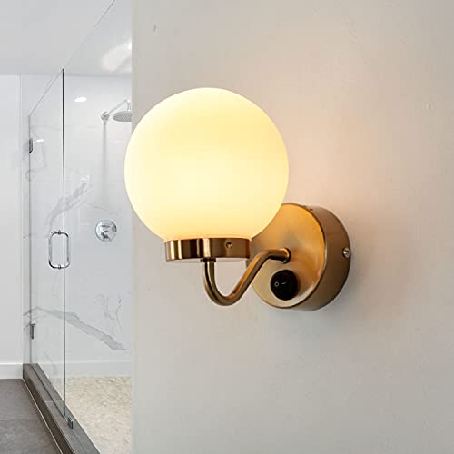 Licht-Erlebnisse Jugendstil Wandlampe mit Schalter in Messing Weiß Metall Glas Kugelschirm IP44 Wandleuchte Badezimmer Spiegel