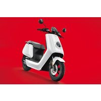 Trumpeter 007305 NIU E-Scooter N1S-pre-Painted Plastikmodellbausatz, Farbig