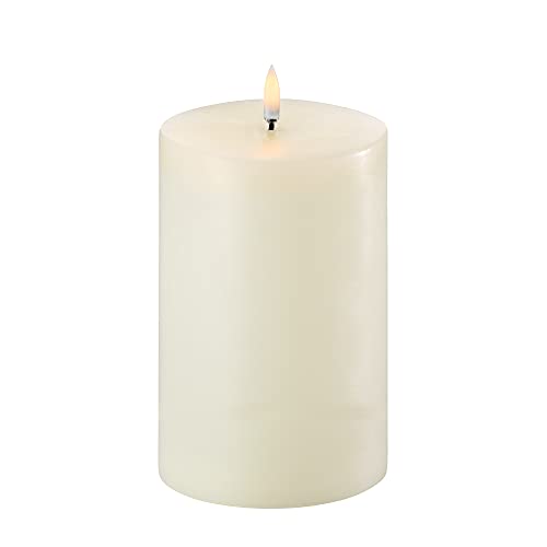 Piffany Copenhagen Uyuni Lighting Pillar LED Kerze 10,1 x 15 cm Echtwachs Ivory - 6 Stunden Timerfunktion - Keine Brandgefahr, Keine Rußbildung und kein Geruch