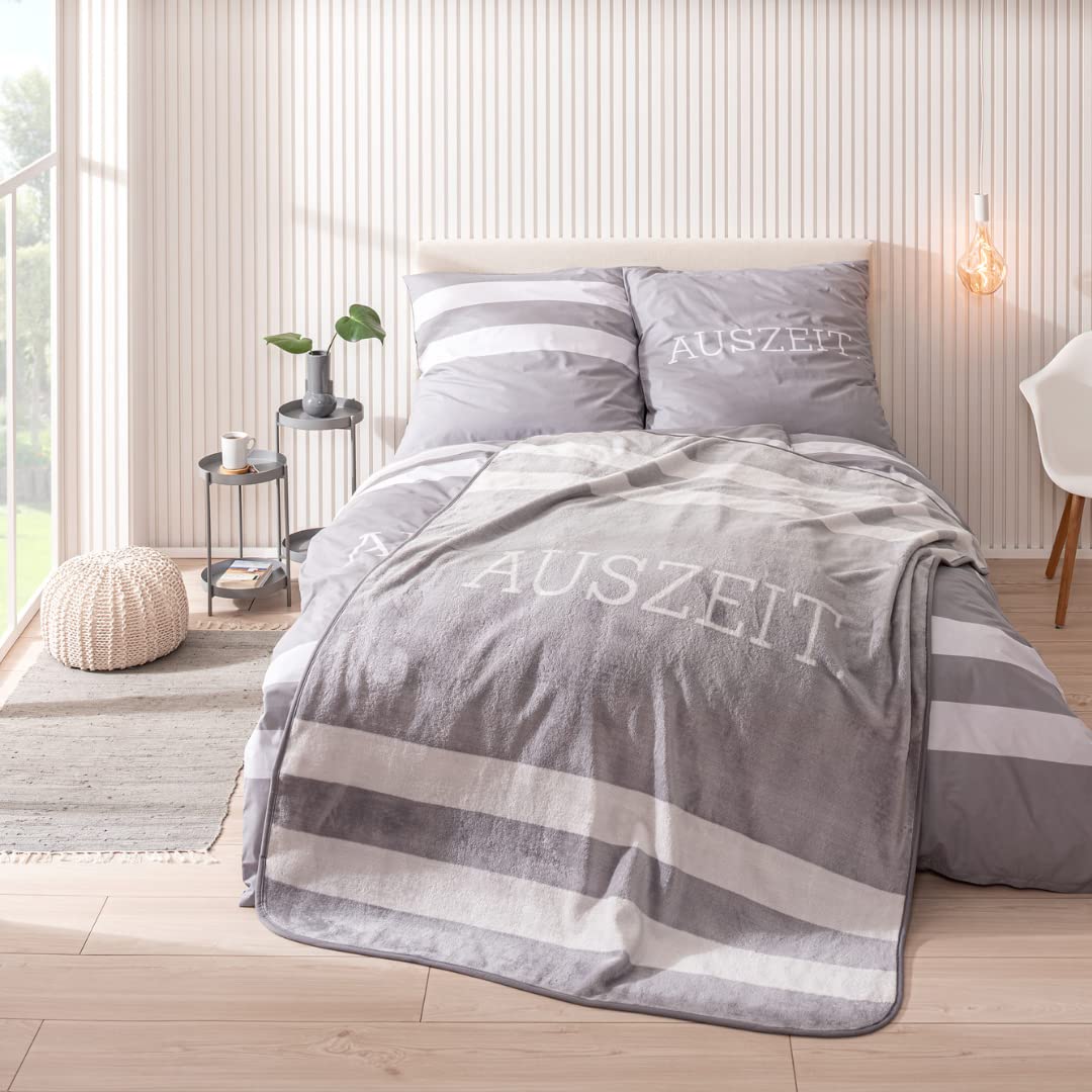 MTOnlinehandel Kuscheldecke Sofa 150x200 cm - Fleece-Decke - Wohn-Decke Auszeit für die Couch in grau - Tagesdecke - Überwurf TRAUMHELDEN