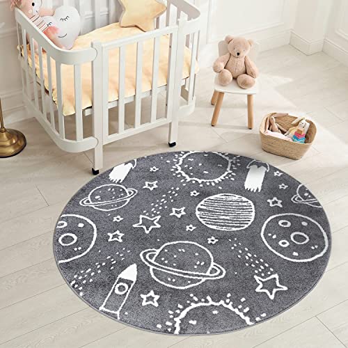 carpet city Teppich Kinderzimmer Weltall - Dunkel-Grau - 160 cm Rund - Kinderteppich Kurzflor mit Sternen, Raketen, Planeten - Weicher Flor