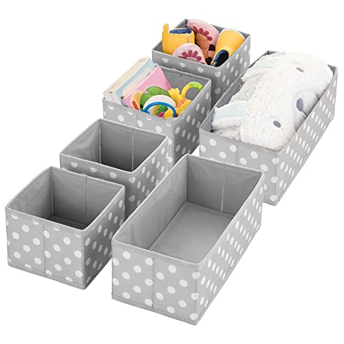 mDesign 6er-Set Aufbewahrungsbox – Organizer in 2 Größen fürs Kinderzimmer – Aufbewahrungssystem aus Kunstfaser mit ansprechendem Design – grau und weiß