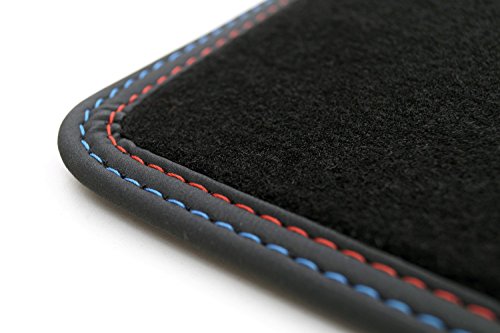kh Teile Kofferraummatte / Velours Automatte Premium Qualität Stoffmatte schwarz Nubukleder Einfassung Doppelnaht rot/blau M-Edition