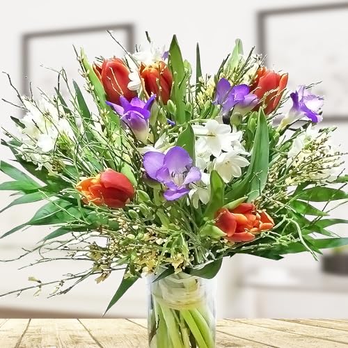 Strauß Frühlingserwachen - Bunter Blumenstrauß mit z.B. Tulpen, Tazetten und Freesien - Inklusive Grußkarte # Blumen # Blumenstrauß # Frühling