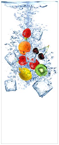 Wallario Glasbild Obst-Eiswürfel-Mix im Wasser mit weißem Hintergrund - 32 x 80 cm Wandbilder Glas in Premium-Qualität: Brillante Farben, freischwebende Optik