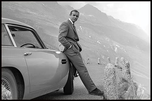 James Bond Poster Sean Connery & Aston Martin (62x93 cm) gerahmt in: Rahmen schwarz