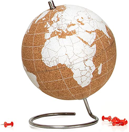 SUCK UK - Kleiner weißer Desktop Kork-Globus | Reißzwecken enthalten | Weltkarte | Reisezubehör | Zur Dokumentation von Abenteuern & Erinnerungen