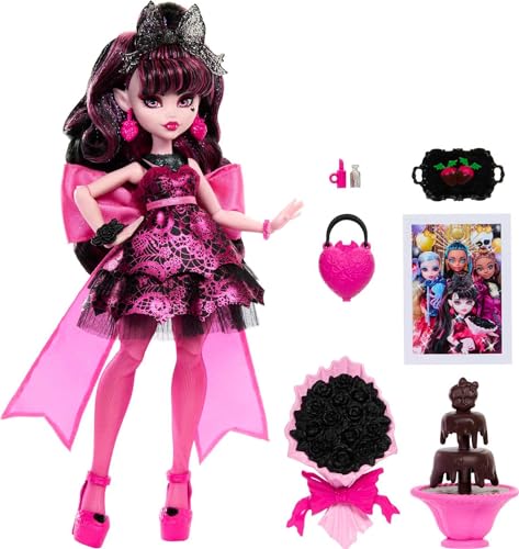 Monster High Draculaura Puppe im Monster Ball Partykleid mit thematischen Accessoires wie Schokoladenbrunnen