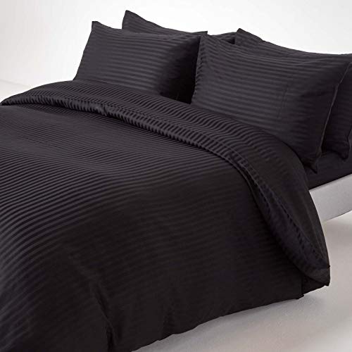 Homescapes 3-teiliges Bettwäsche-Set, Bettbezug 230 x 220 cm mit 2 Kissenbezügen 48 x 74 cm, 100% ägyptische Baumwolle mit Satin-Streifen, Fadendichte 330, schwarz