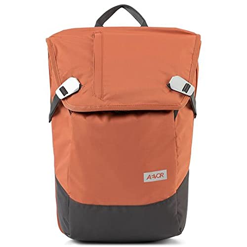 AEVOR Daypack Rucksack für die Uni und Freizeit inklusive Laptopfach und erweiterbar auf 28 Liter - Matt Rip Maple - Rot