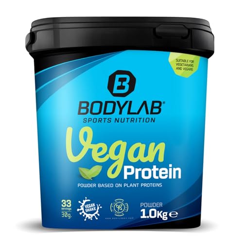 Bodylab24 Vegan Protein Blaubeer-Muffin 1000g, 100% veganes Proteinpulver aus Ackerbohnen, Erbsen- und Kürbiskernprotein, mit 80g Eiweiß je 100g Pulver, ideal für den Muskelaufbau und -erhalt