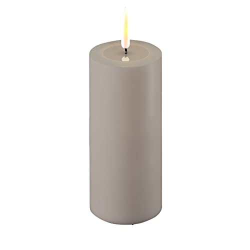 ReWu LED Kerze Deluxe Homeart, Outdoor LED Kerze mit realistischer Flamme auf einem Wachsspiegel, warmweißes Licht, Hitzebeständig für den Aussenbereich– (Grau)