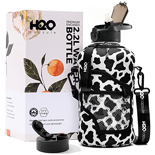 H2O Capsule 2.2 l Half Gallon Wasserflasche mit Aufbewahrungshülse und abnehmbarem Strohhalm,BPA-frei, großer wiederverwendbarer Getränkebehälter mit Griff,Big Sports Jug, 2.2 Liter (8 oz), Cowbell