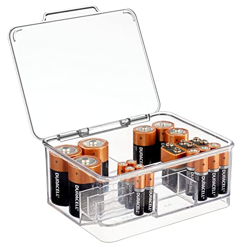 mDesign Batteriebox für unterschiedlich große Batterien – stapelbarer Batteriehalter mit Deckel aus Kunststoff – unterteilte Ordnungsbox für Batterien, Akkus – durchsichtig
