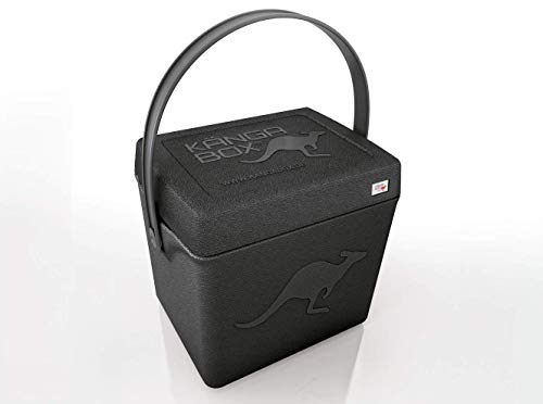 KÄNGABOX®Trip TP1310SZ in schwarz. Hochwertige Thermobox mit Henkel und nützlich als Hocker. Hält warm, kalt und heiß. Ultraleicht, extrem stabil. Große Innenhöhe mit 31 cm. Inhalt 20 Liter. Material EPP.